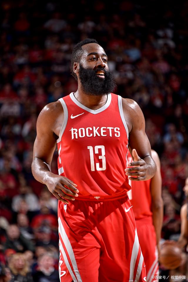 每体：法兰克福球迷有1000人无门票想混进场，被安保当时驱离（每体：约千名法兰克福球迷无票试图入场，已被安保当场驱离）