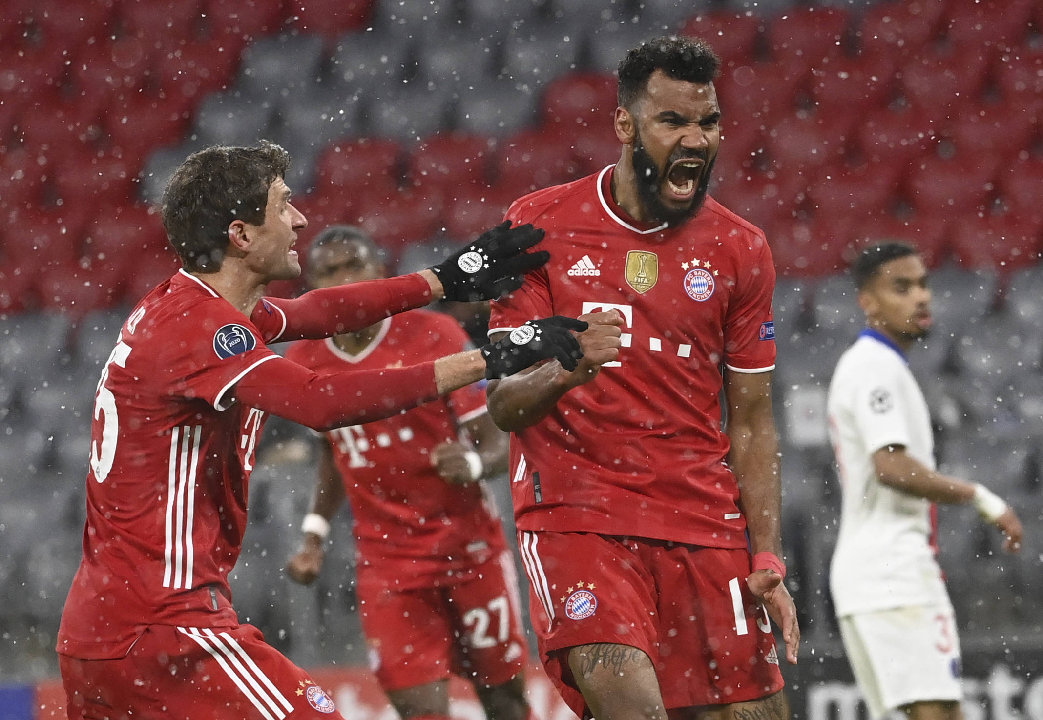 球星赛后发文鼓励全队：继续战斗（赛后球星发文为球队打气：奋战到底）