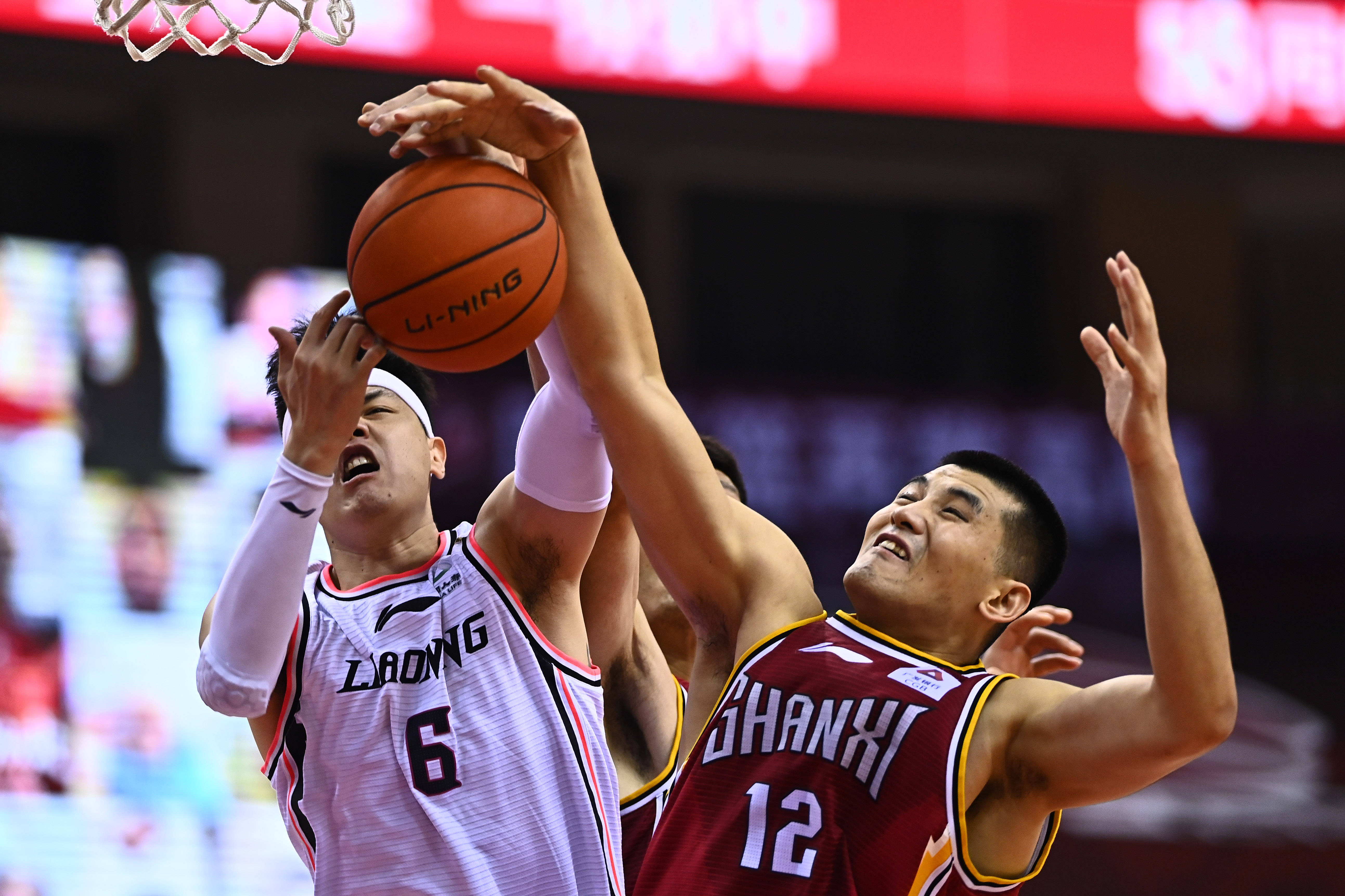 NBA的潜规则 球员不能选择69号 拉拉队员不能穿内裤（NBA不成文的规定：球员不能选69号，啦啦队员不得穿内裤）