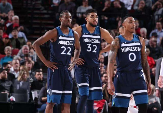 34岁阿联酋国脚奥马尔宣布退役，曾斩获亚洲足球先生（阿联酋名将奥马尔34岁宣布挂靴，曾获亚洲足球先生）