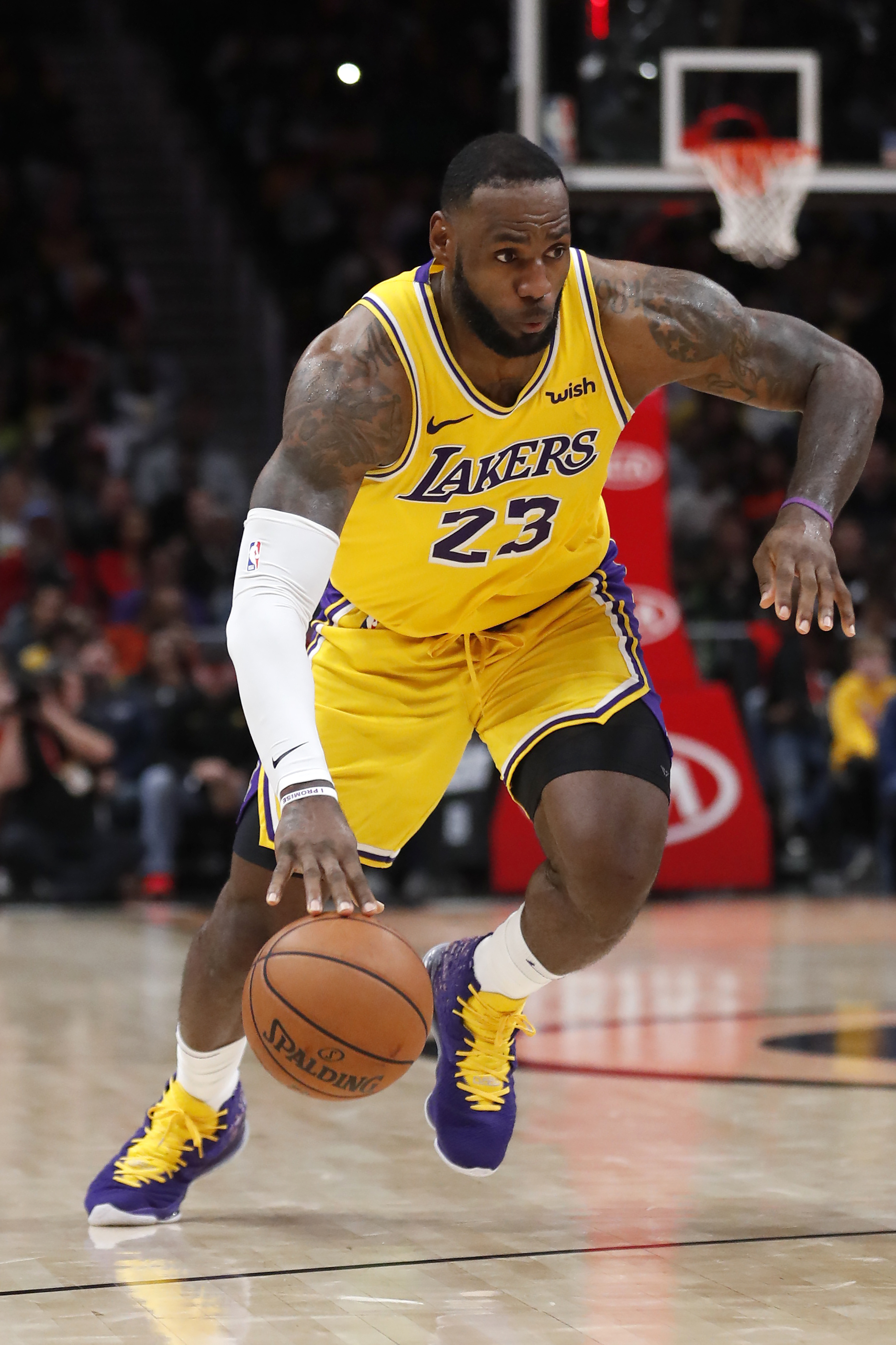 世界杯抽签夜即将到来！谁会惊喜，谁会惊叹？12月...（迎接世界杯抽签之夜：惊喜与惊叹花落谁家？12月揭晓）