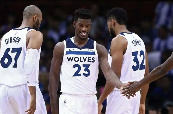 首秀状态不错！赵睿9中4拿到10分4助，正负值+18（首秀表现亮眼！赵睿9投4中砍下10分4助攻，正负值+18）