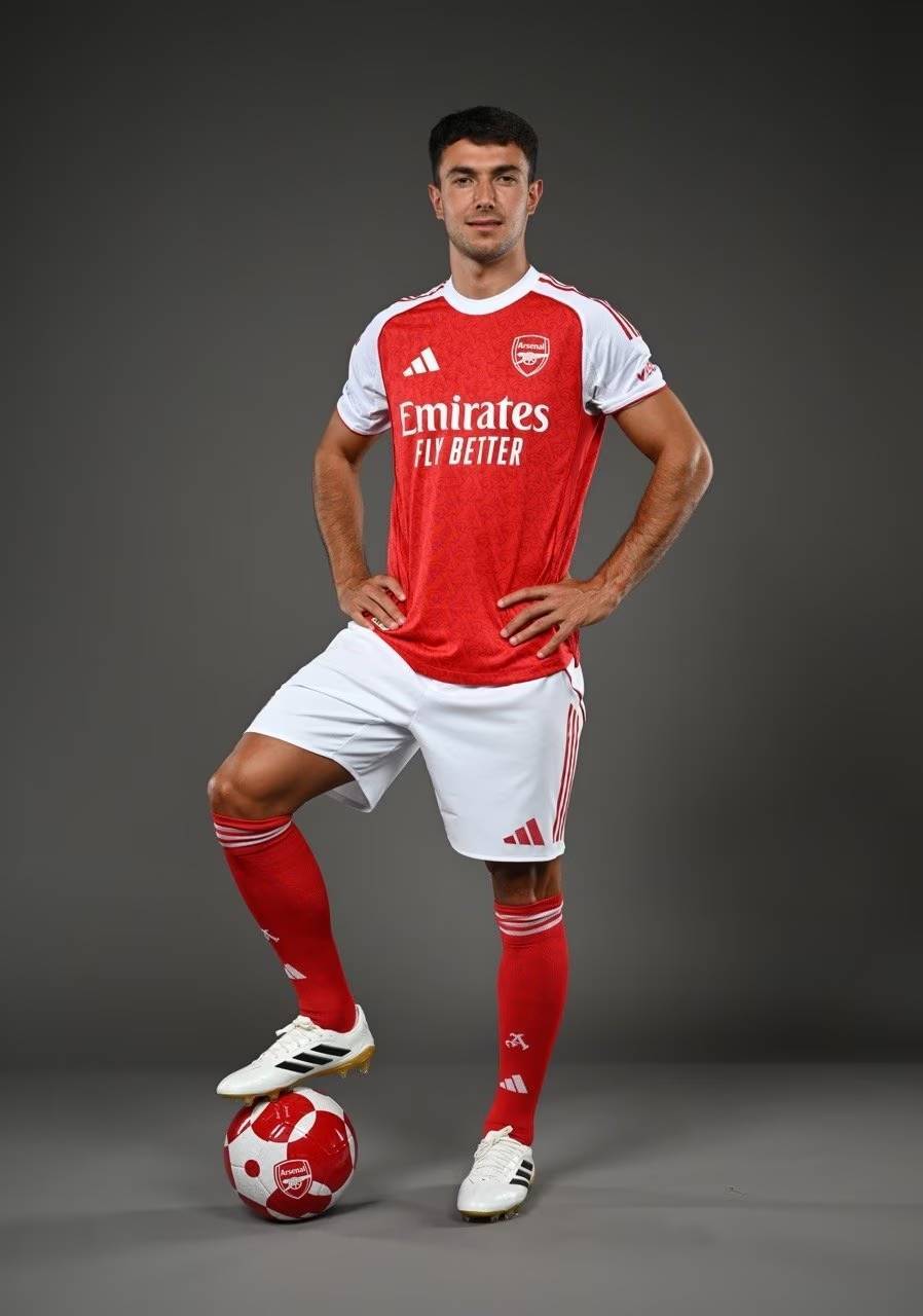 国米跟队：邓弗里斯已经更换经纪人，不再与门德斯合作（国米随队记者：邓弗里斯已换经纪人，已与门德斯终止合作）