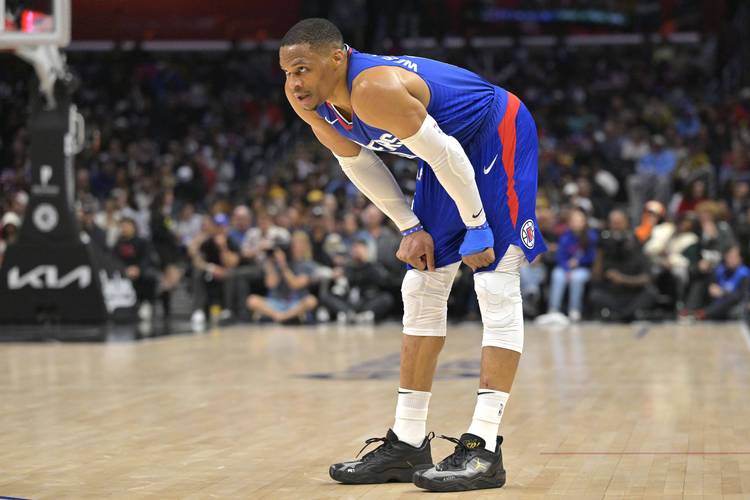 CBA杯战报：徐杰18分8助，广东101-75大胜江苏（CBA杯速递：徐杰18分8助攻，广东101-75轻取江苏）