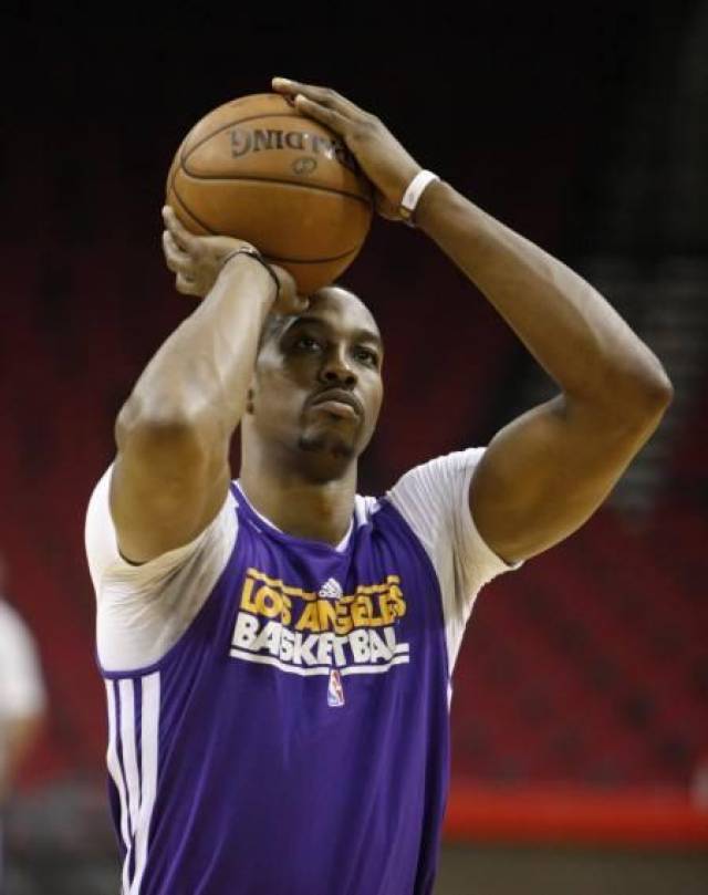 首节就打崩！杜兰特谢泼德连中三分 火箭轰出12-3领先湖人到两位数（开局即溃败！杜兰特与谢泼德连飙三分，火箭打出12-3高潮将湖人分差拉至两位数）