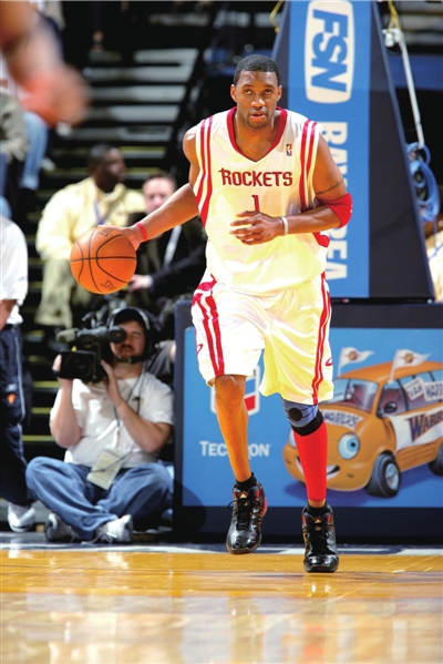 CBA辉煌岁月的回顾（回首CBA的光辉岁月）