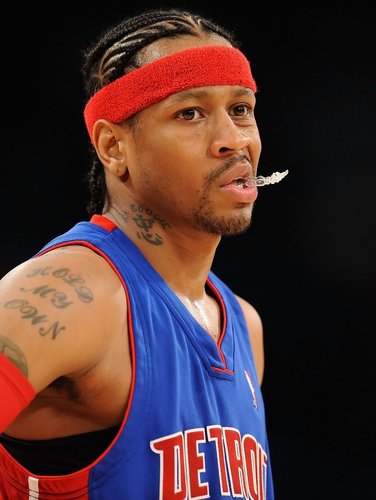 FPX官方：暂别往昔，万幸相遇，愿我们继续成为更好的自己（FPX官宣：告别过往，幸得相逢，愿我们一路成长为更好的自己）