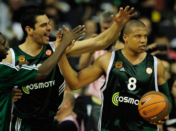 詹姆斯：末节我们给了太阳追分机会 因为让他们频繁站上罚球线（詹姆斯：末节犯规过多，太阳靠罚球迫近比分）