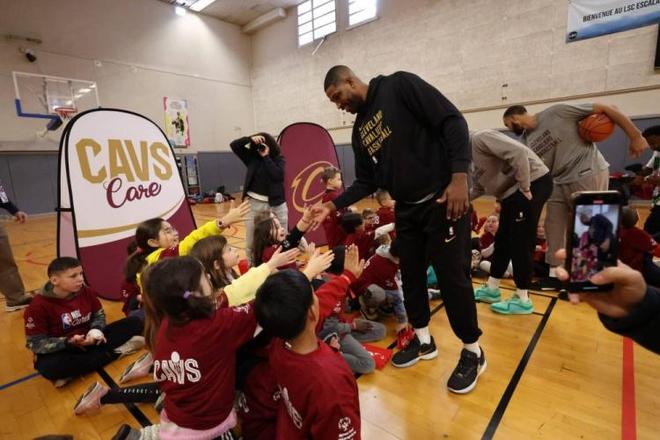 F1阿布扎比站第一练习：诺里斯最快，维斯塔潘紧随其后，勒克莱尔非第四（F1阿布扎比站FP1：诺里斯领跑，维斯塔潘紧追，勒克莱尔居第4）