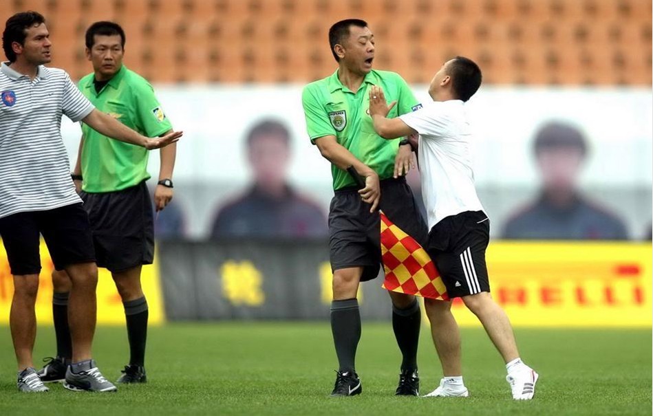 拉布亚德发文告别英博，队友马莱莱、马马杜送上祝福（拉布亚德社媒告别英博，马莱莱、马马杜送上祝福）